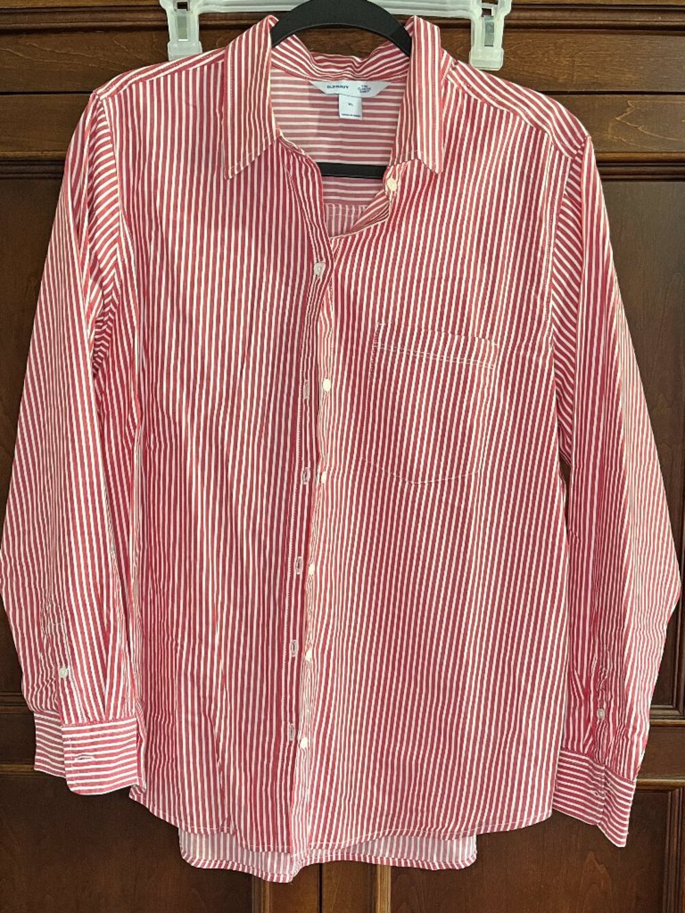 Old Navy Classic Button Down Shirt XL - Red and White Stripe BRAND NEW
